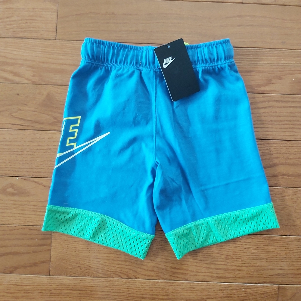 Nike cute boys summer shorts - Picture 2 of 2